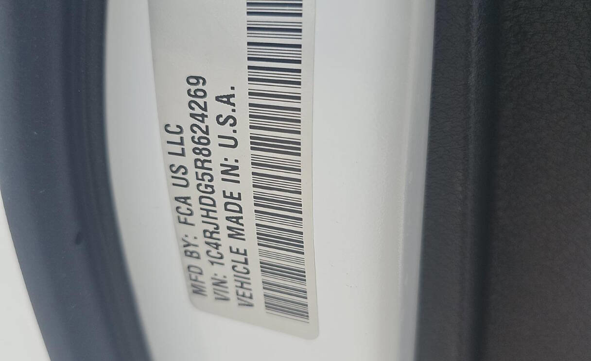 Used 2024 Jeep Grand Cherokee Overland AWD/4WD image 19