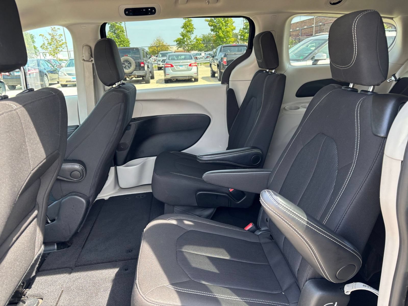 Used 2024 Chrysler Voyager LX FWD image 24
