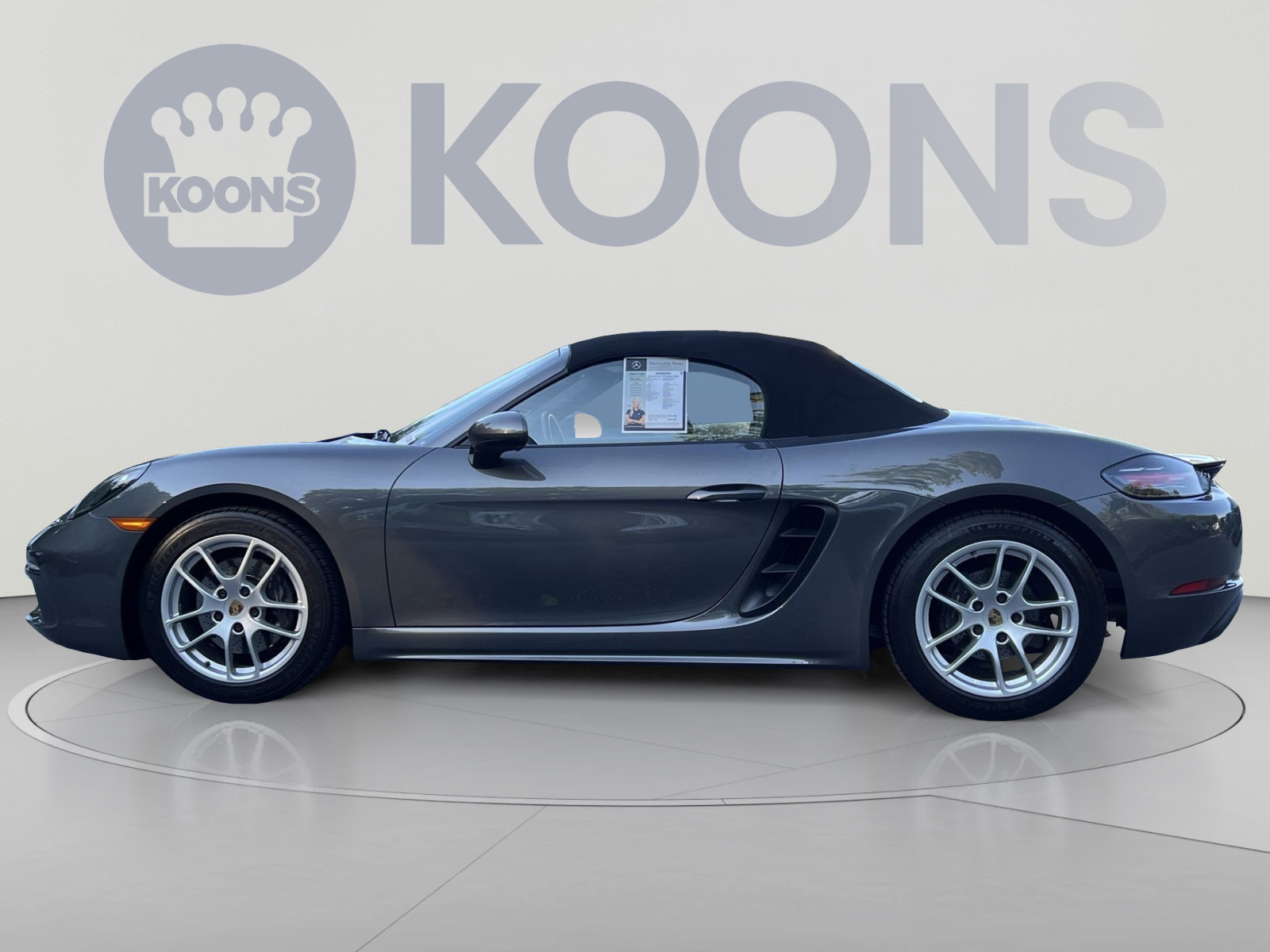 Used 2018 Porsche 718 Boxster RWD image 40