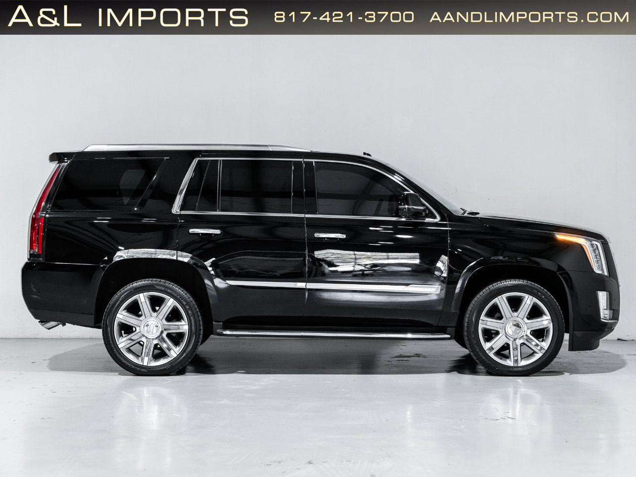Used 2019 Cadillac Escalade Luxury AWD/4WD image 10