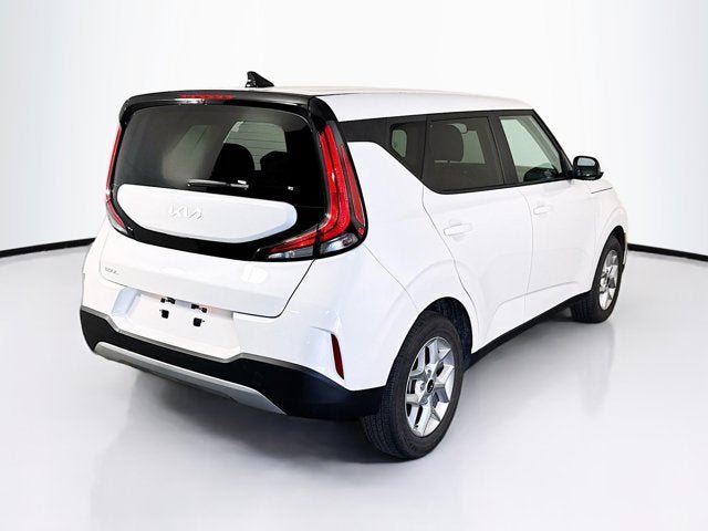 Certified 2023 Kia Soul LX w/ LX Technology Package FWD image 5
