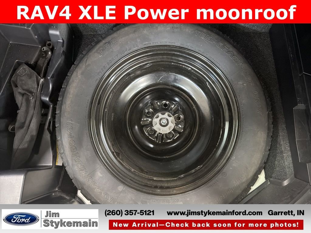 Used 2017 Toyota RAV4 XLE image 33