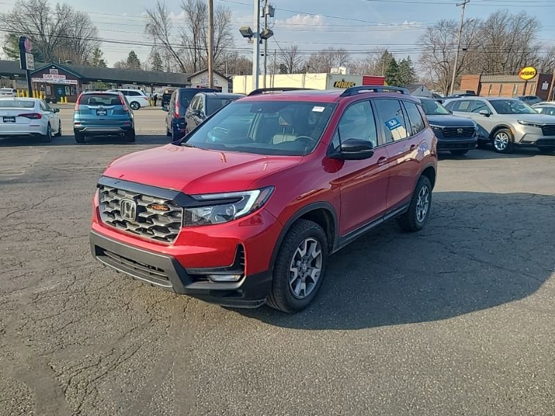 Used 2023 Honda Passport TrailSport image 2