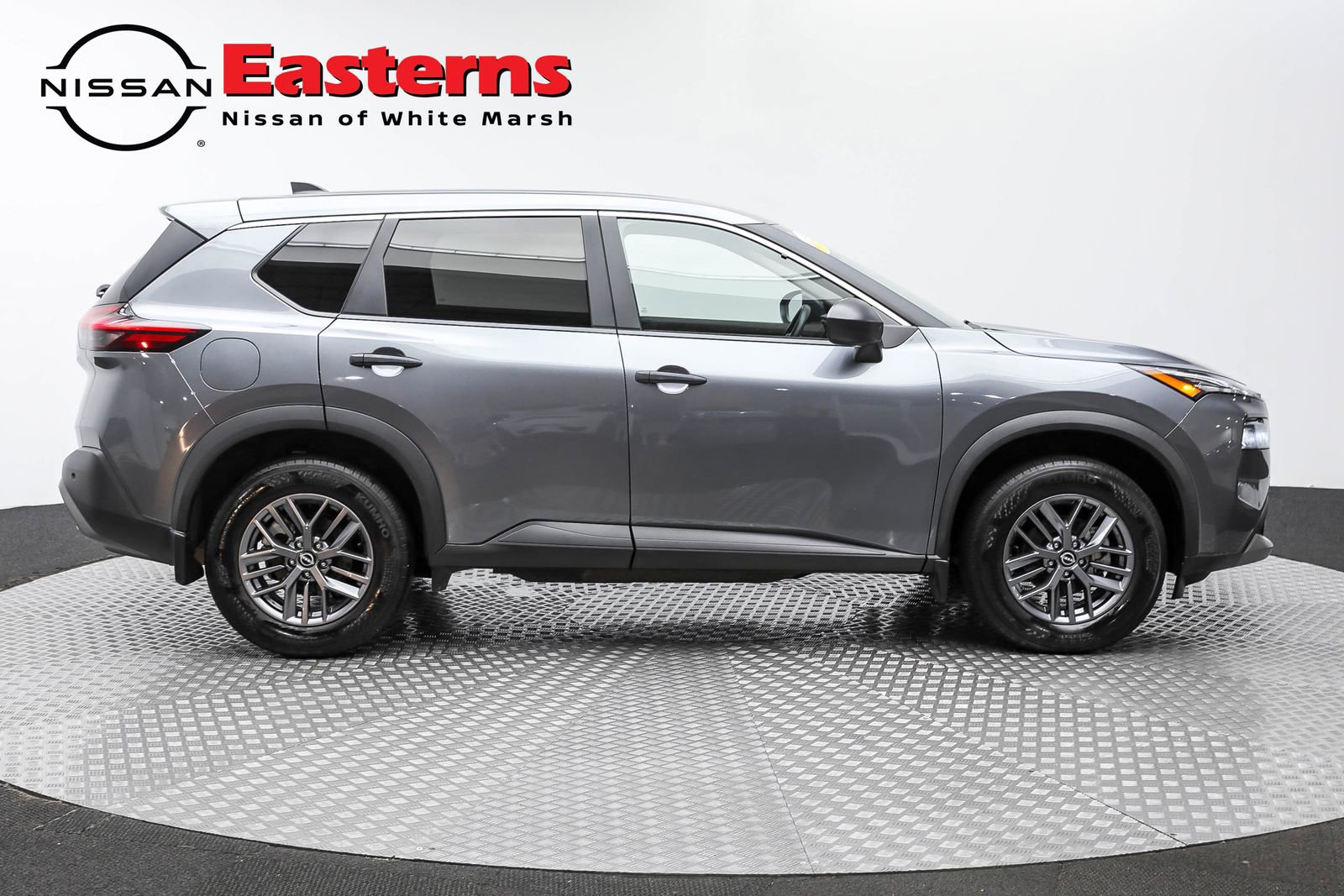 Used 2023 Nissan Rogue S image 4