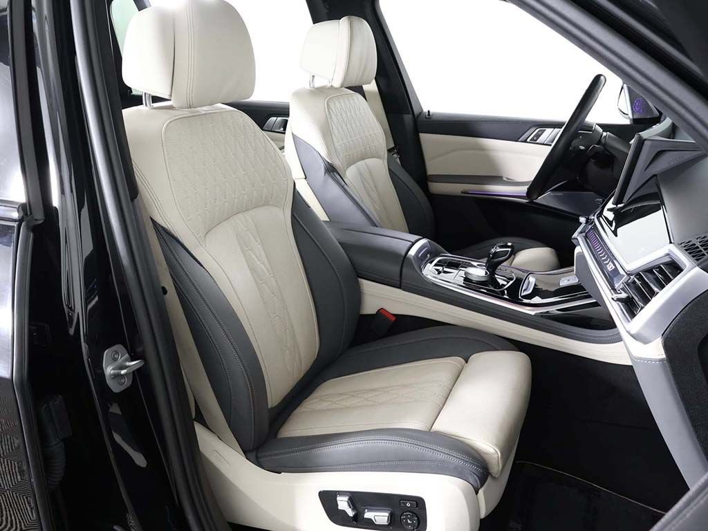 Used 2024 BMW ALPINA XB7 AWD/4WD image 37