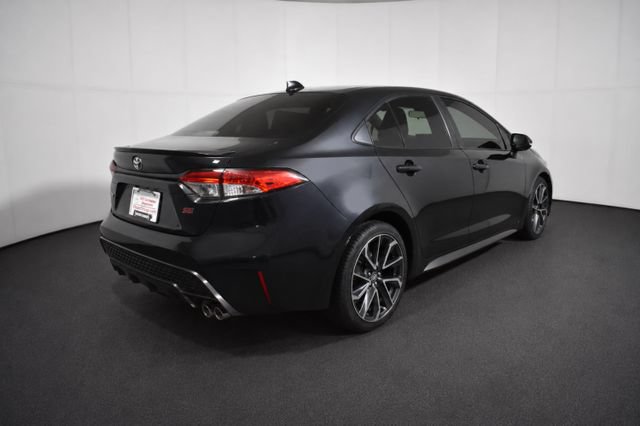 Used 2021 Toyota Corolla SE FWD image 4