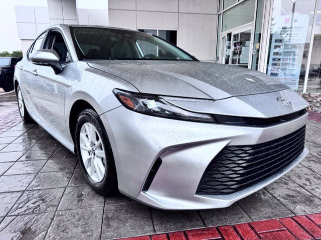 New 2026 Toyota Camry Hybrid FWD image 5