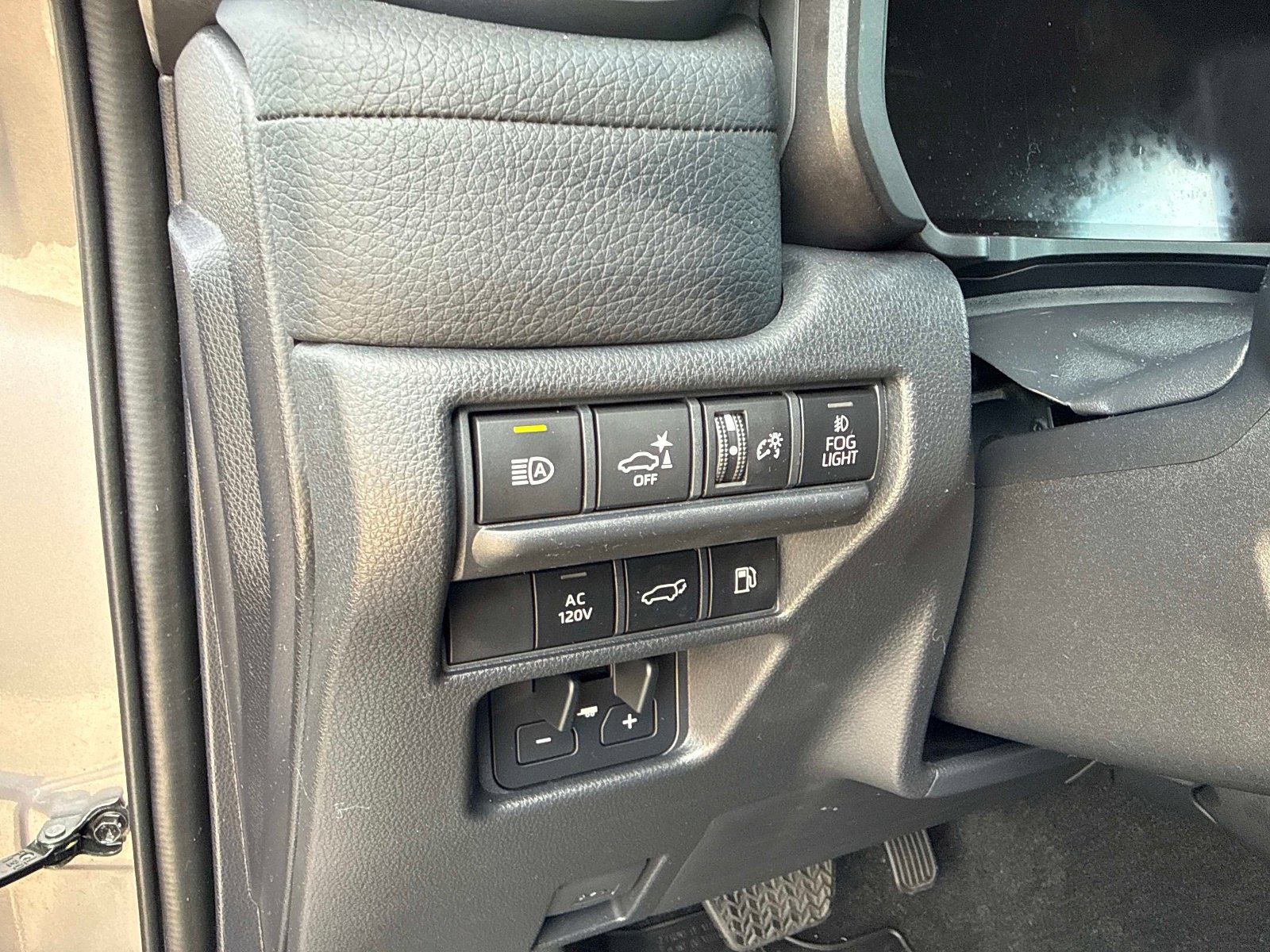 Used 2025 Toyota Land Cruiser w/ Premium Package image 30