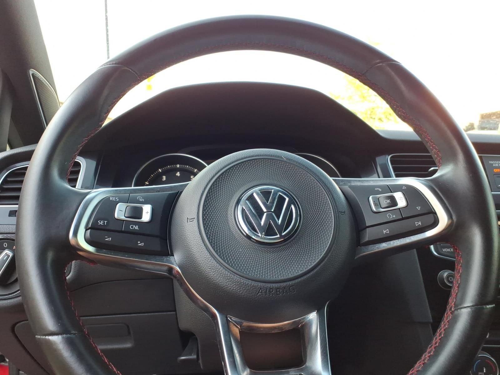 Used 2017 Volkswagen GTI SE FWD image 21