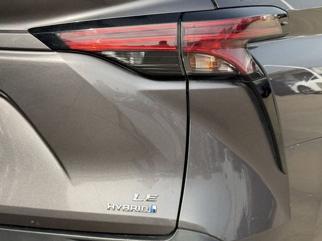Used 2022 Toyota Sienna LE FWD image 6