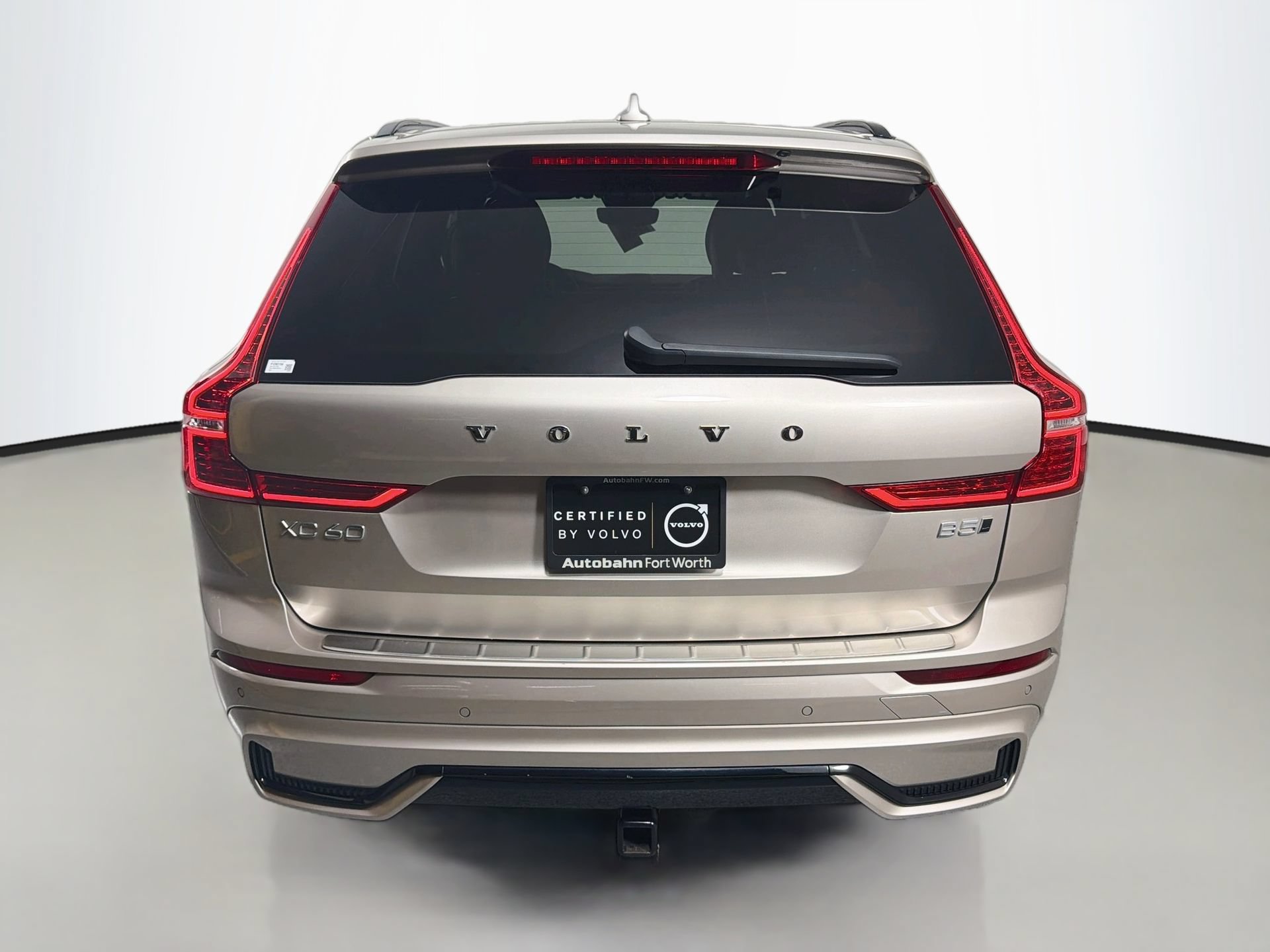 Certified 2023 Volvo XC60 B5 Ultimate w/ Climate Package AWD/4WD image 7