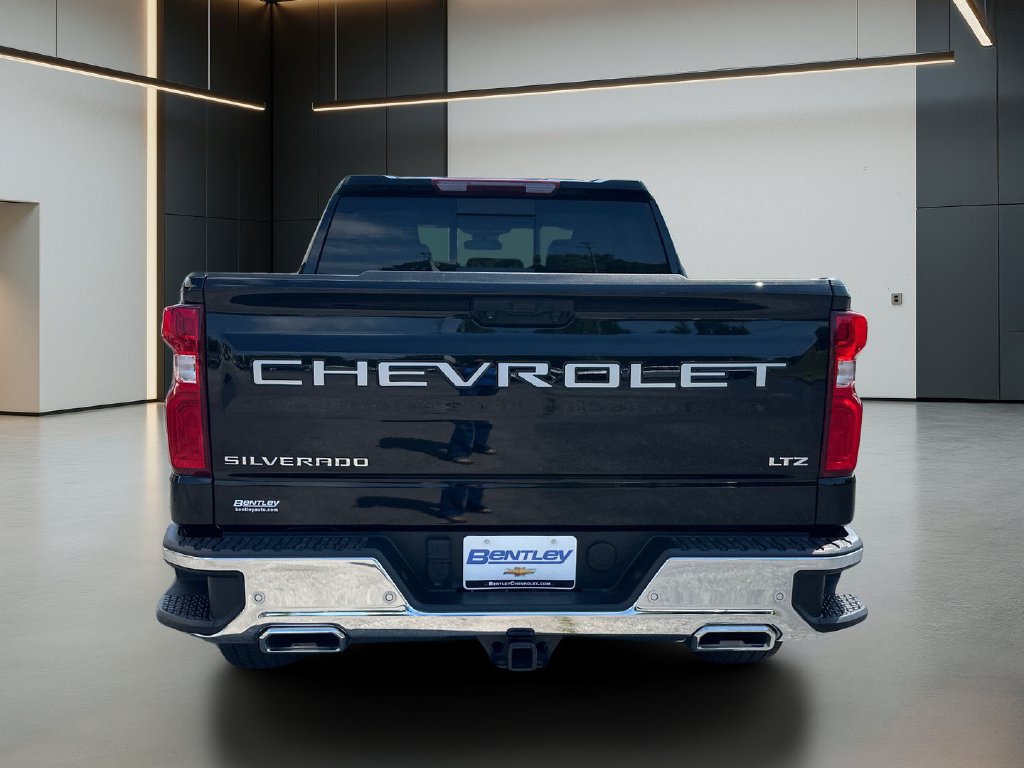 Used 2025 Chevrolet Silverado 1500 LTZ w/ LTZ Convenience Package II AWD/4WD image 5
