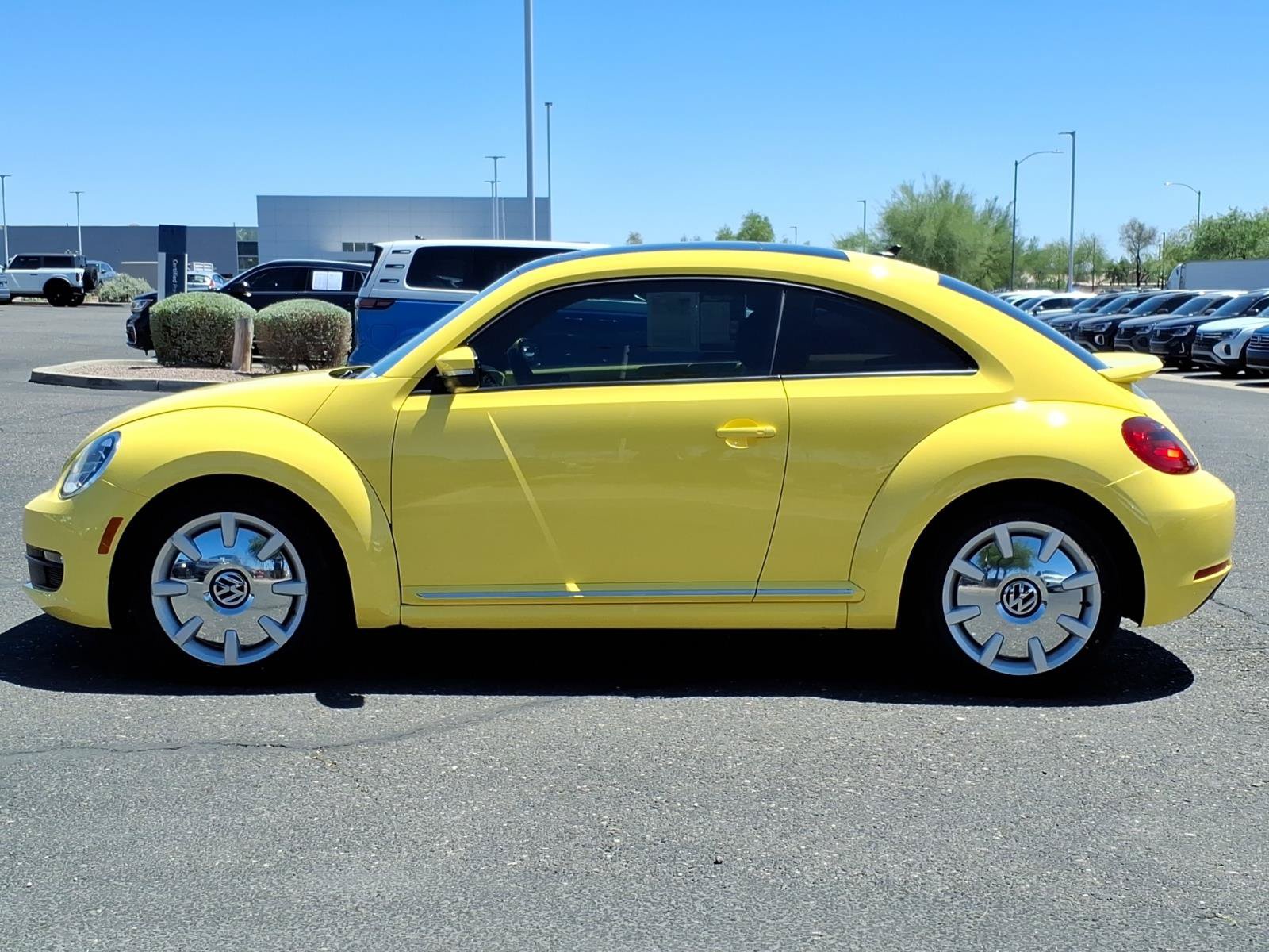 Used 2012 Volkswagen Beetle 2.5 FWD image 4