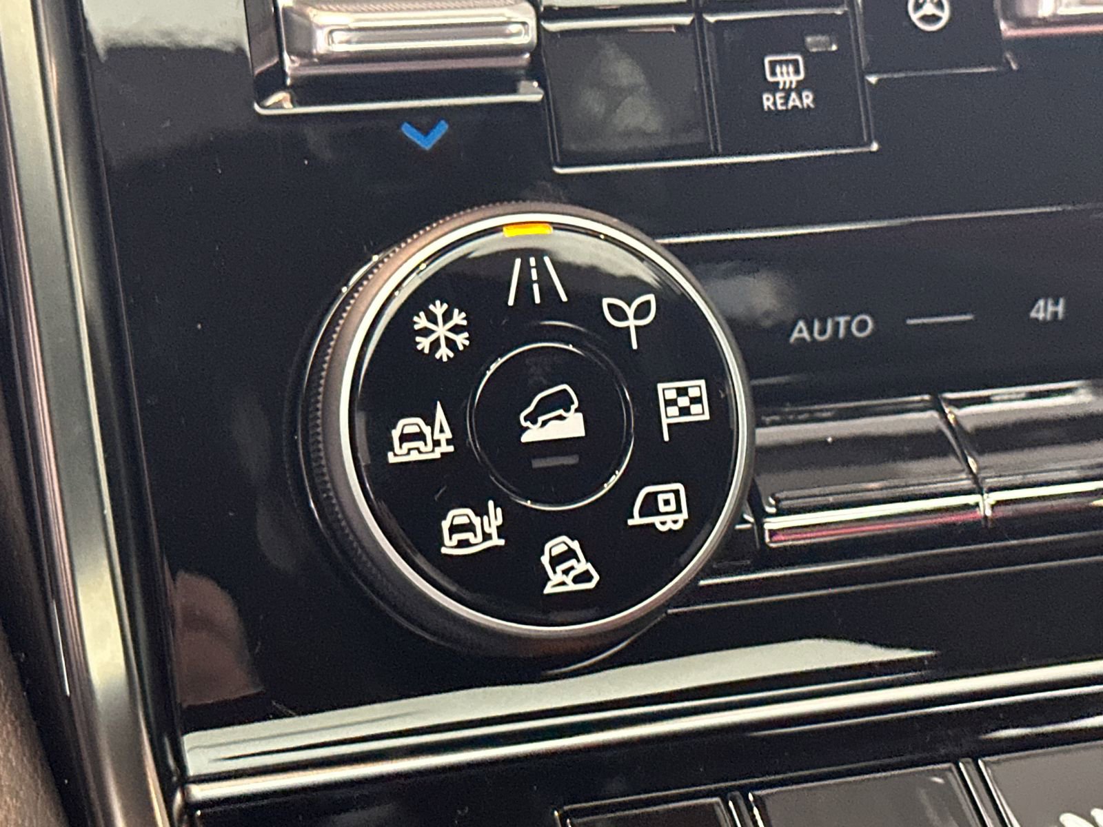 New 2026 Nissan Armada NISMO image 36