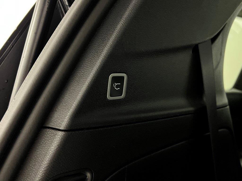 New 2026 Chrysler Voyager LX image 6