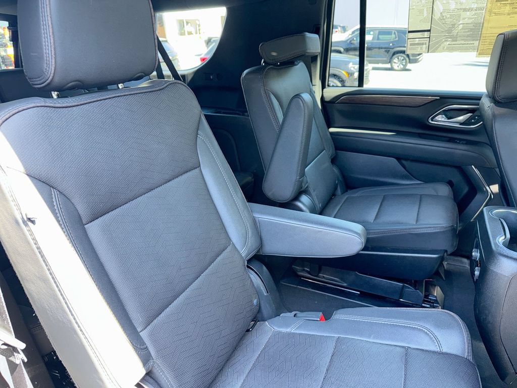 Used 2024 Chevrolet Suburban High Country AWD/4WD image 29