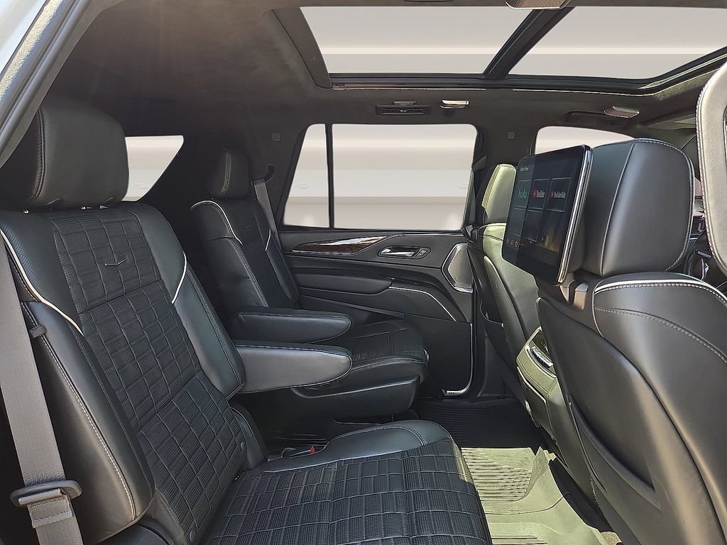 Used 2023 Cadillac Escalade Sport Platinum w/ LPO, ONYX Package AWD/4WD image 11