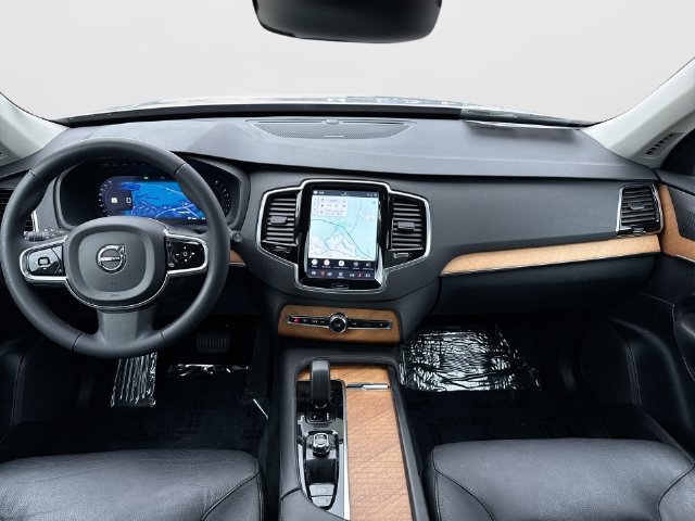 Certified 2023 Volvo XC90 B6 Plus w/ Protection Package Premier AWD/4WD image 13