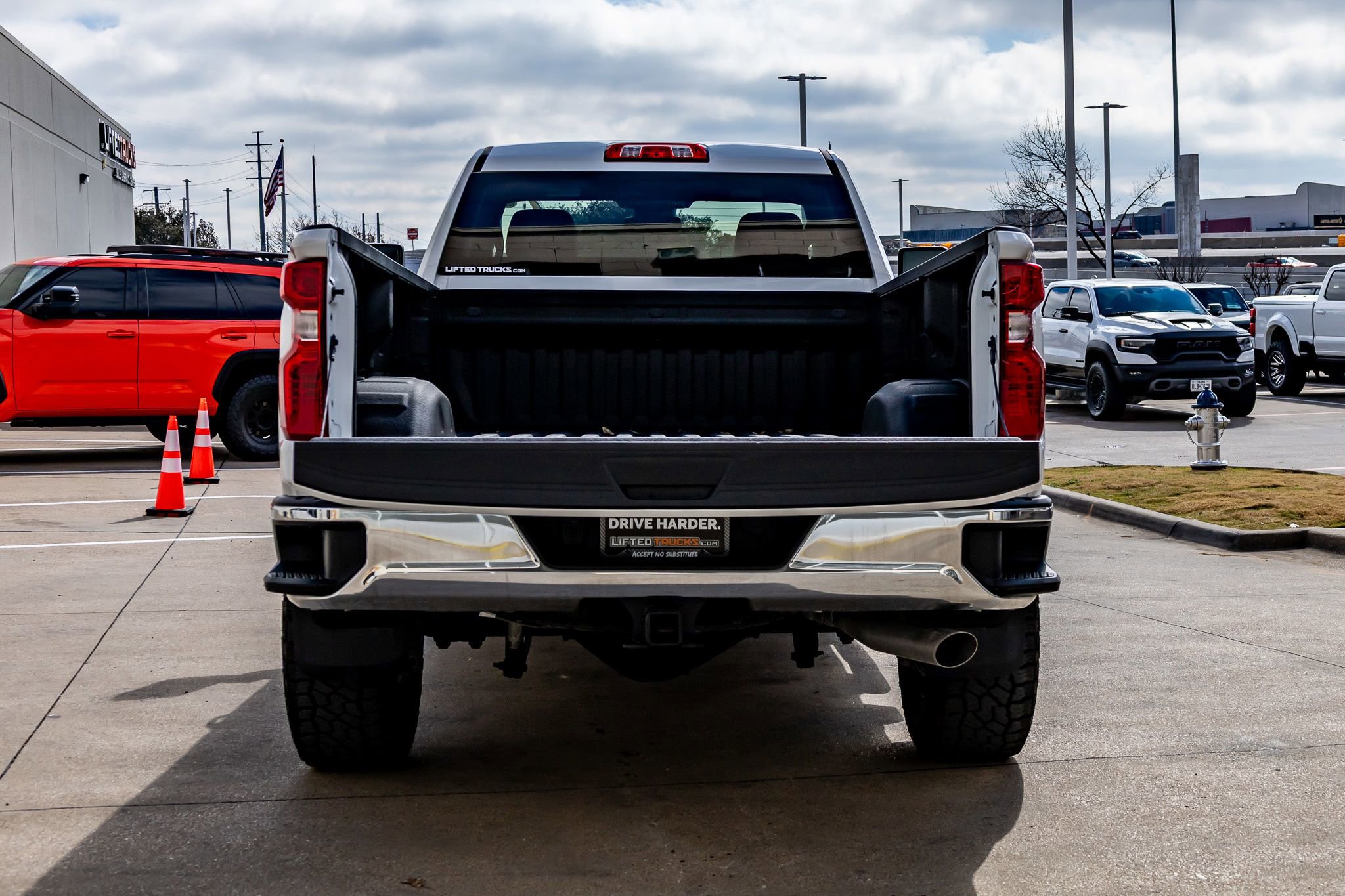 Used 2025 Chevrolet Silverado 2500 W/T w/ WT Convenience Package image 8