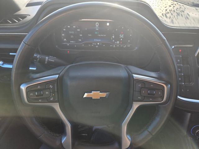 Used 2023 Chevrolet Suburban Premier image 9