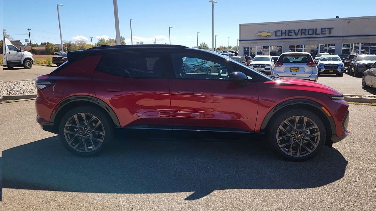 New 2026 Chevrolet Equinox EV RS image 9