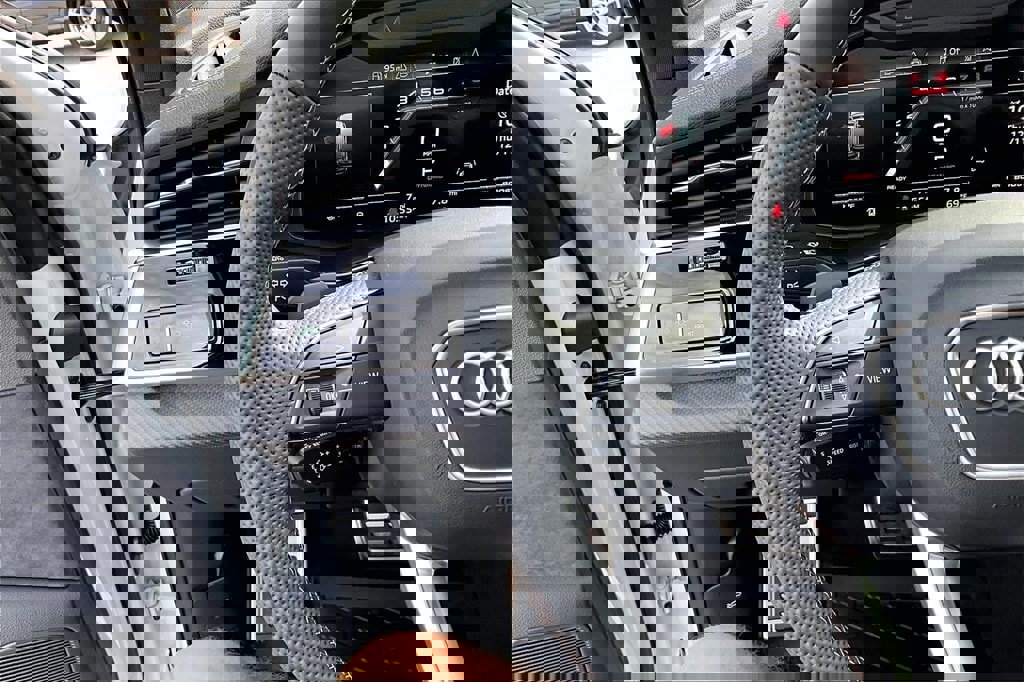 New 2026 Audi SQ7 Premium Plus image 24