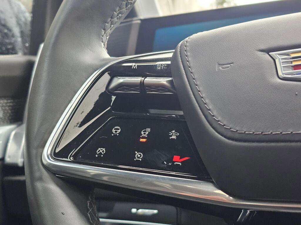 Used 2025 Cadillac Escalade V image 32