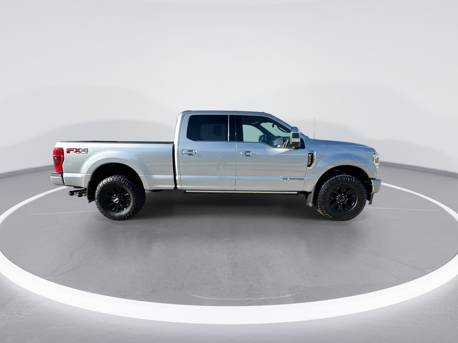 Used 2022 Ford F350 Platinum AWD/4WD image 9