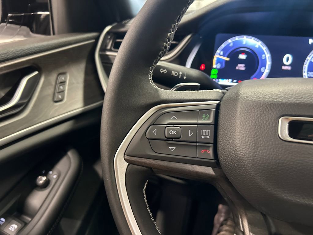 New 2025 Jeep Grand Cherokee Limited image 19