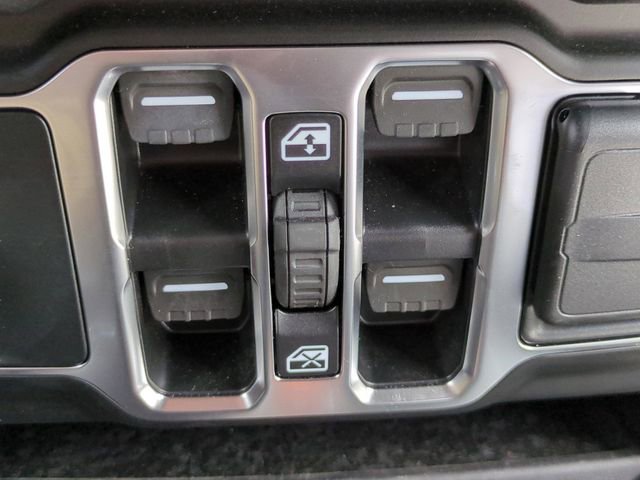 Used 2025 Jeep Wrangler Sport S image 21