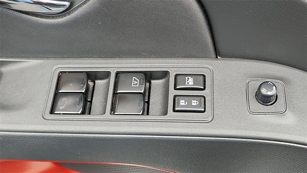 Used 2022 Nissan Frontier PRO-4X image 17