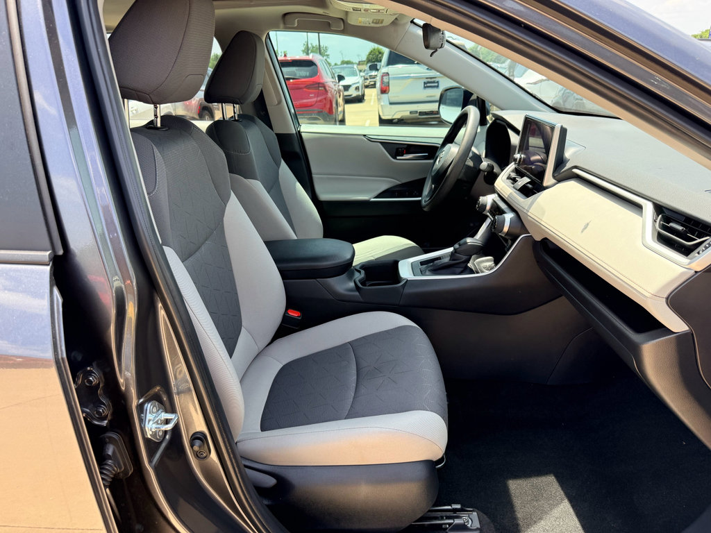 Used 2025 Toyota RAV4 XLE w/ Convenience Package FWD image 13