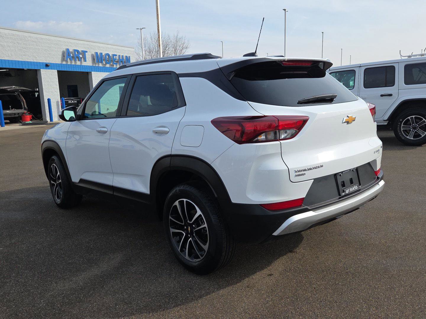 Used 2025 Chevrolet TrailBlazer LT image 3