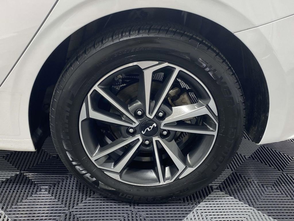 Used 2023 Kia Forte LXS image 7