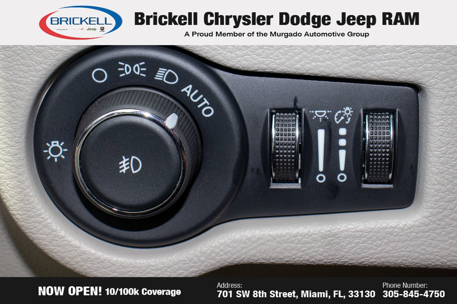 Used 2024 Chrysler Pacifica Touring-L image 27