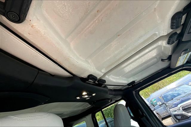 Used 2022 Jeep Wrangler Unlimited Sahara image 22