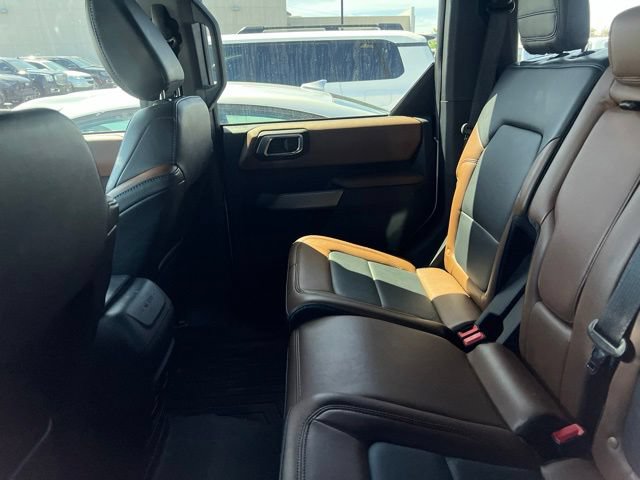 Used 2023 Ford Bronco Outer Banks w/ Sasquatch Package AWD/4WD image 12