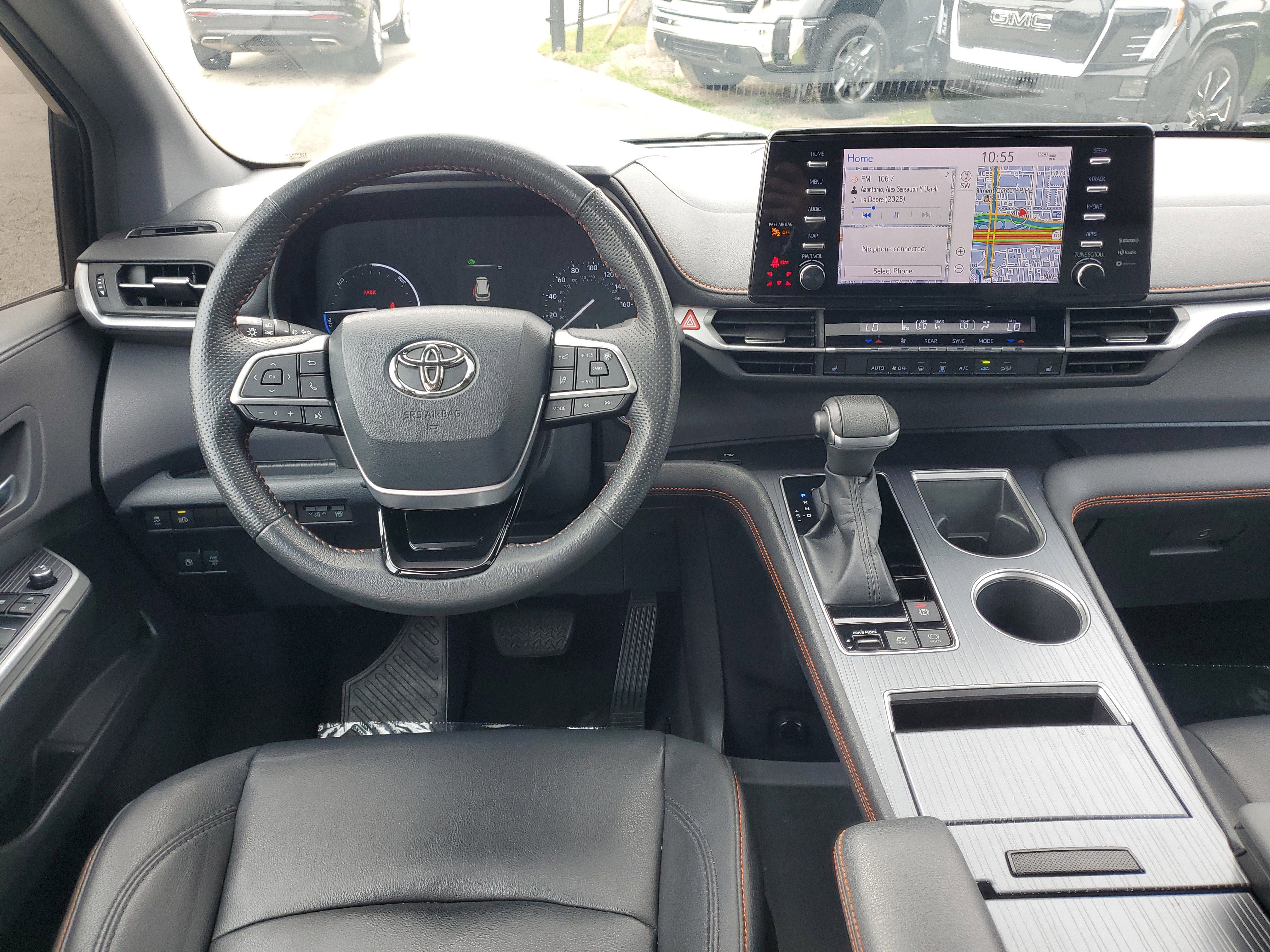 Used 2022 Toyota Sienna XSE image 23