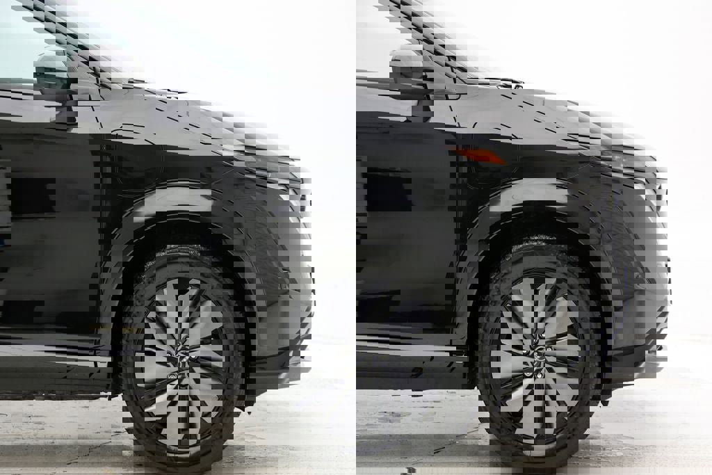 Used 2024 Nissan Ariya AWD image 4