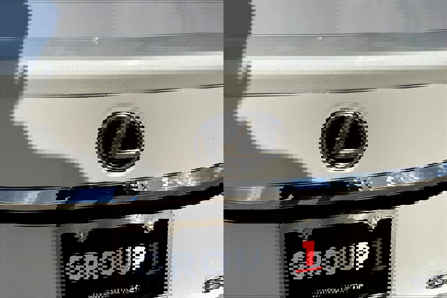 Certified 2025 Lexus ES 300h w/ Premium Package image 30