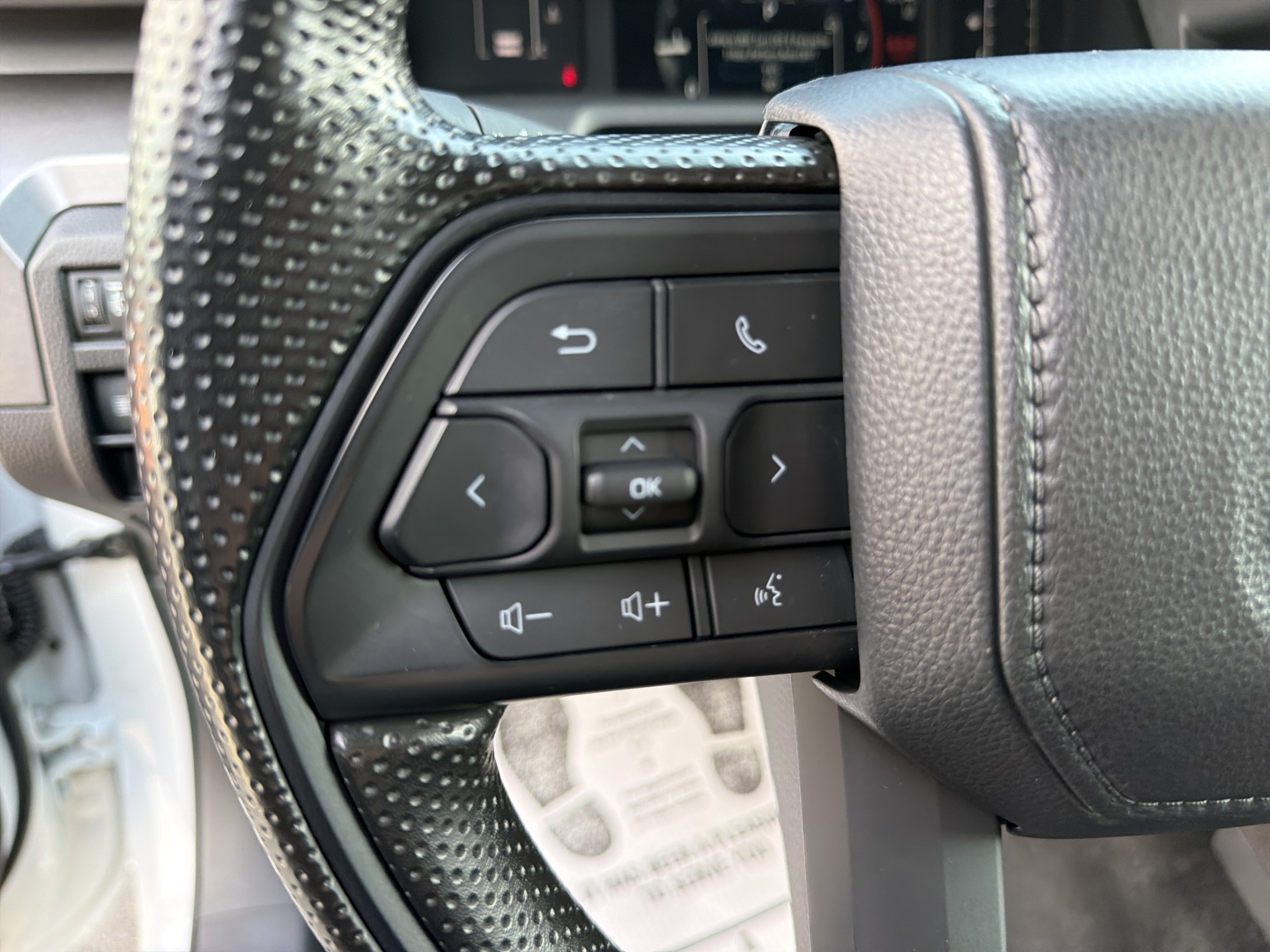 Used 2025 Toyota Tacoma SR5 AWD/4WD image 19