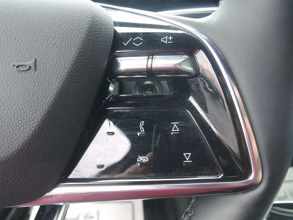 Used 2024 Cadillac Lyriq Luxury w/ LPO, Floor Liner Package image 17