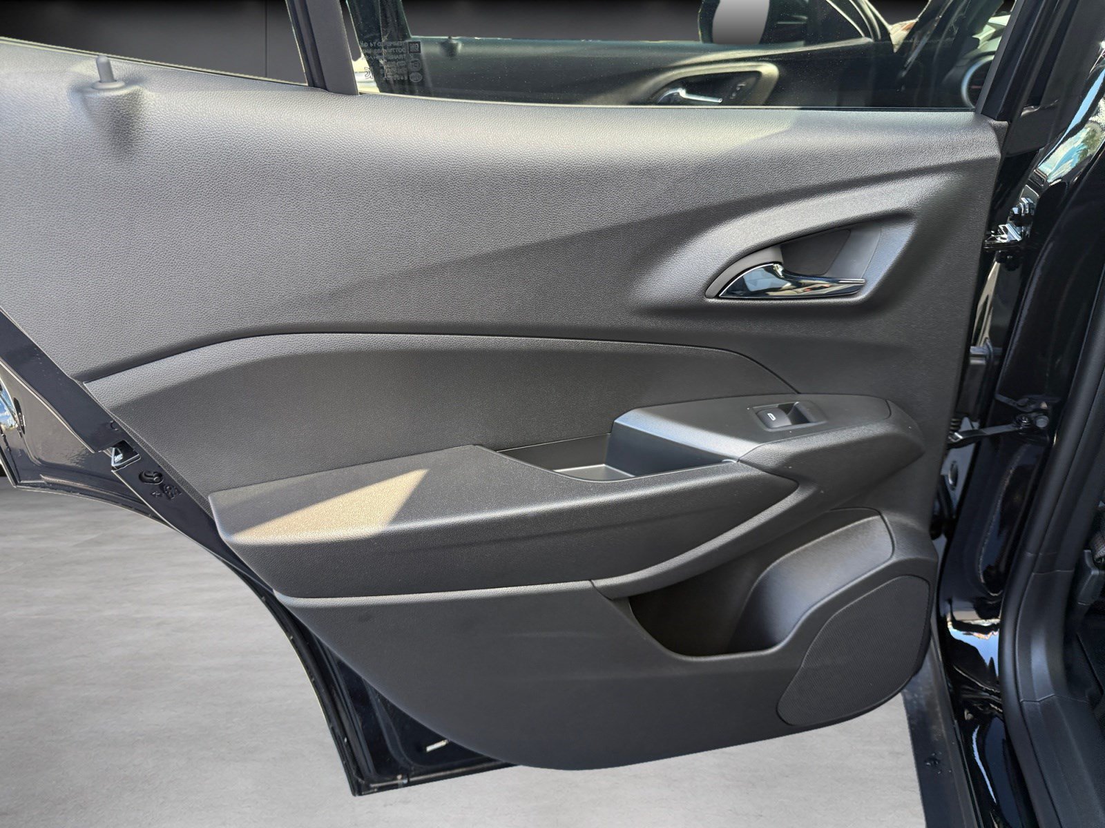 New 2026 Chevrolet Trax RS w/ Sunroof Package FWD image 20
