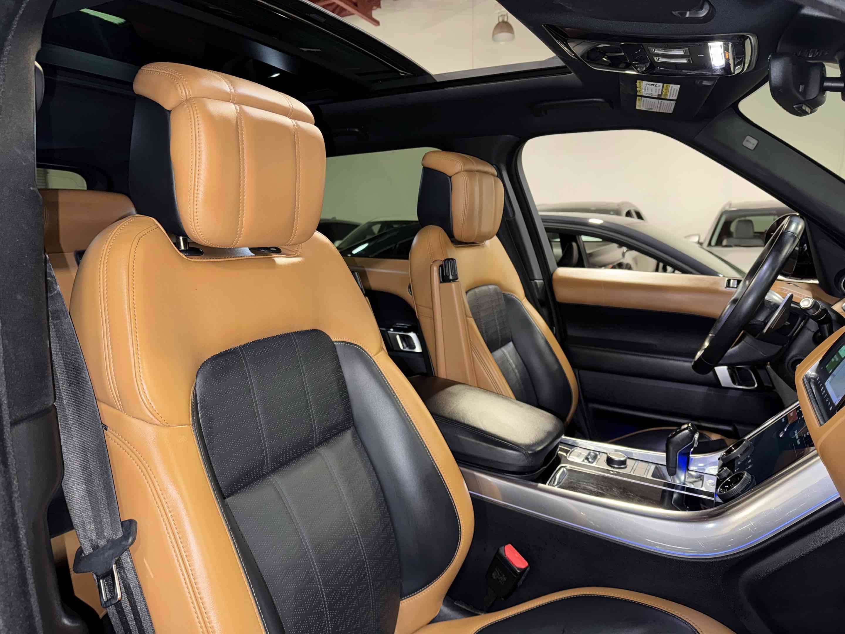 Used 2019 Land Rover Range Rover Sport HSE Dynamic image 36
