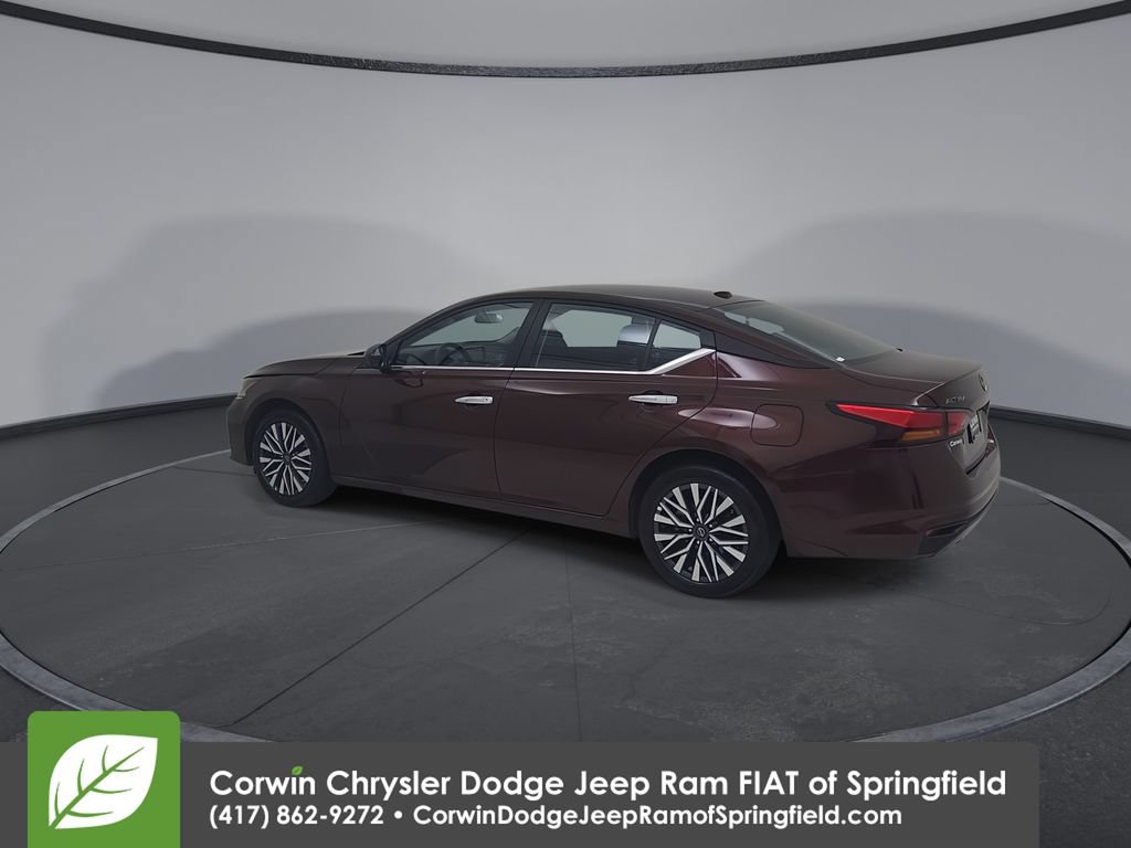 Used 2025 Nissan Altima 2.5 SV AWD/4WD image 10