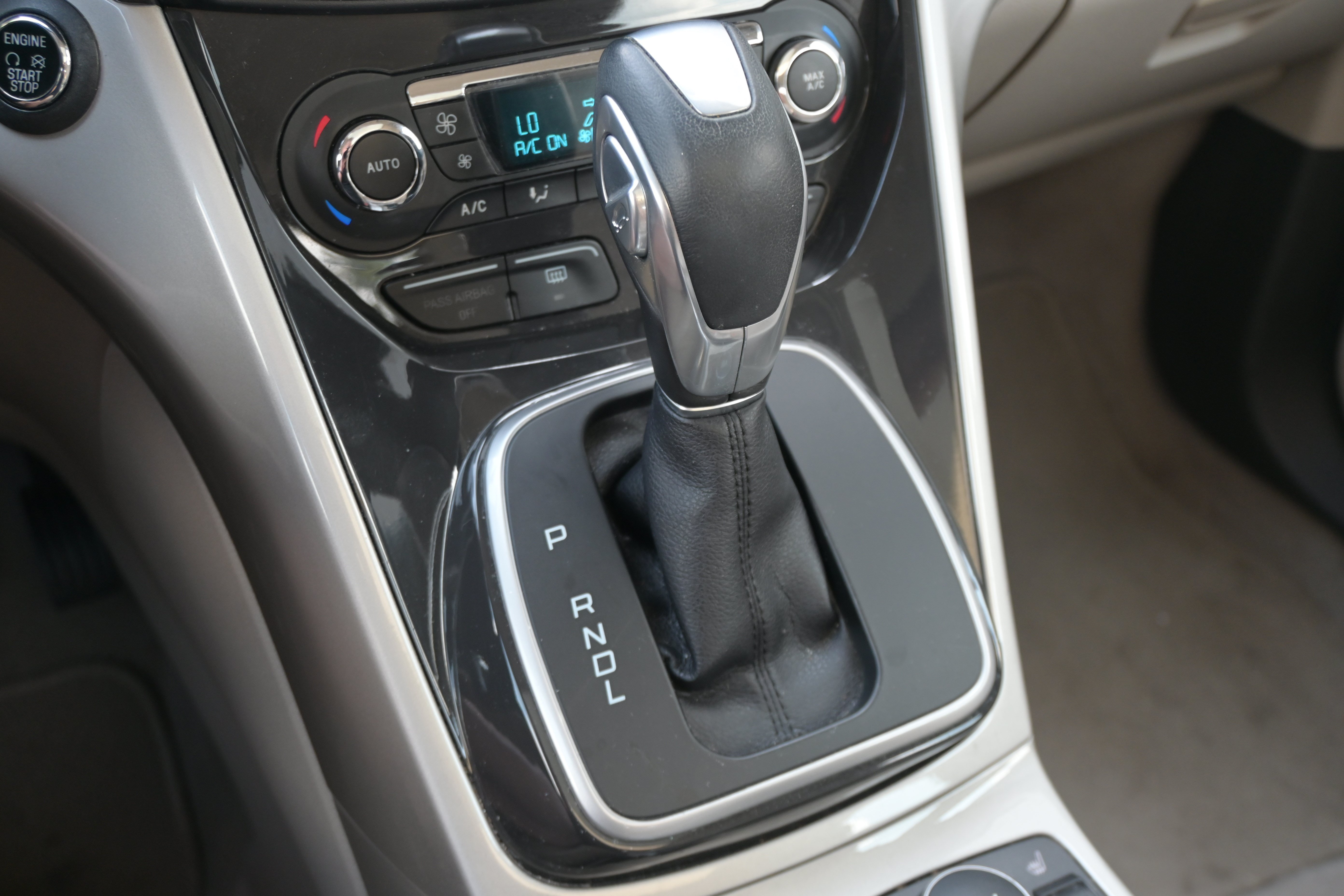 Used 2014 Ford C-MAX SEL w/ Equipment Group 303A FWD image 18