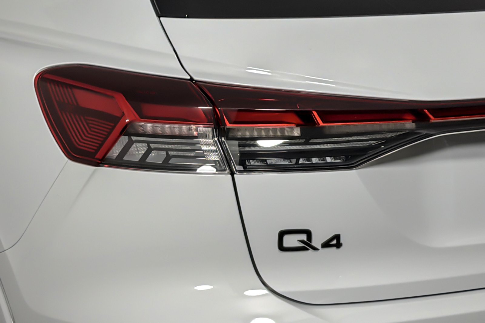 New 2026 Audi Q4 e-tron Premium AWD/4WD image 26