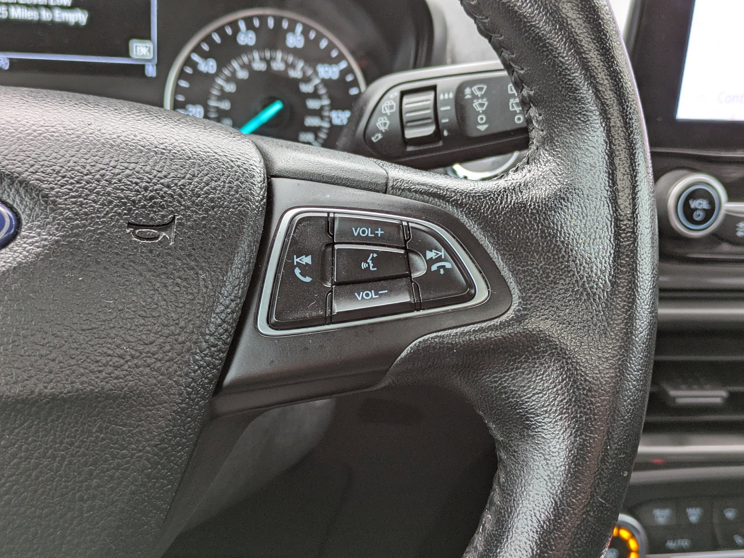 Used 2020 Ford EcoSport SE w/ SE Convenience Package image 27