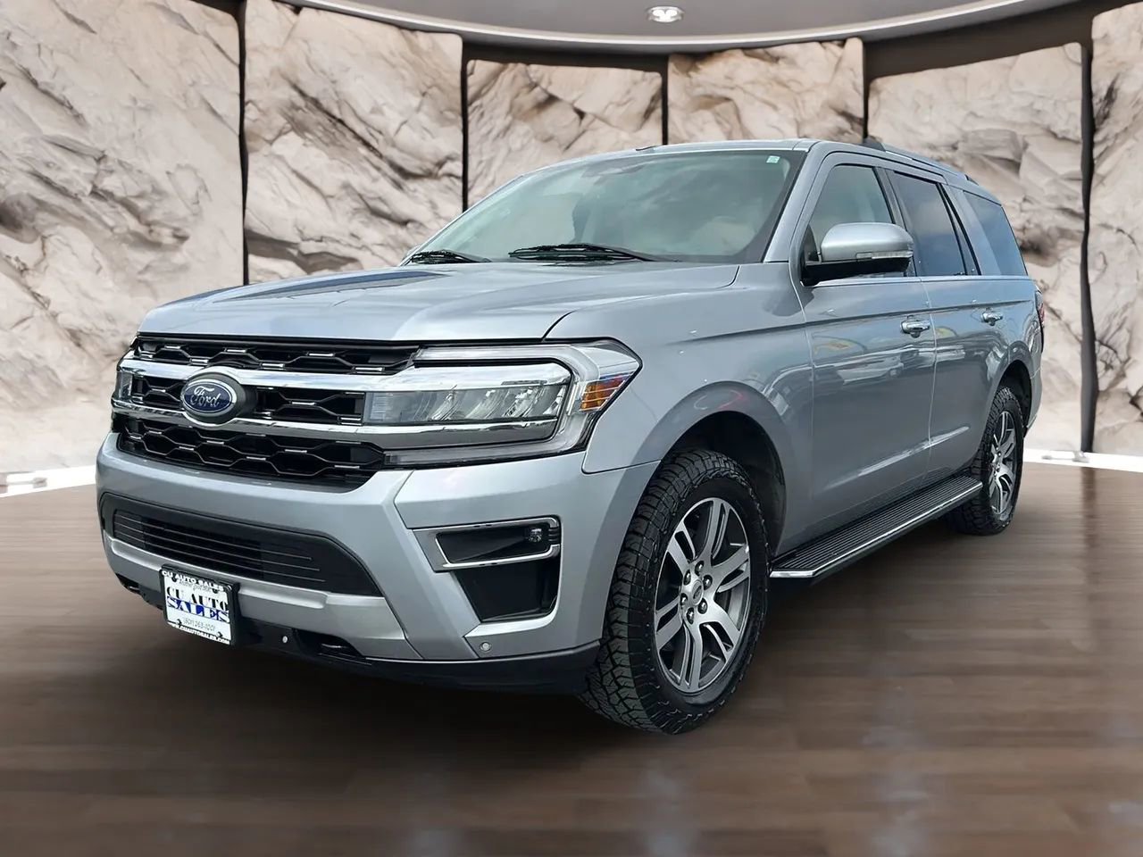 Used 2023 Ford Expedition Limited image 1