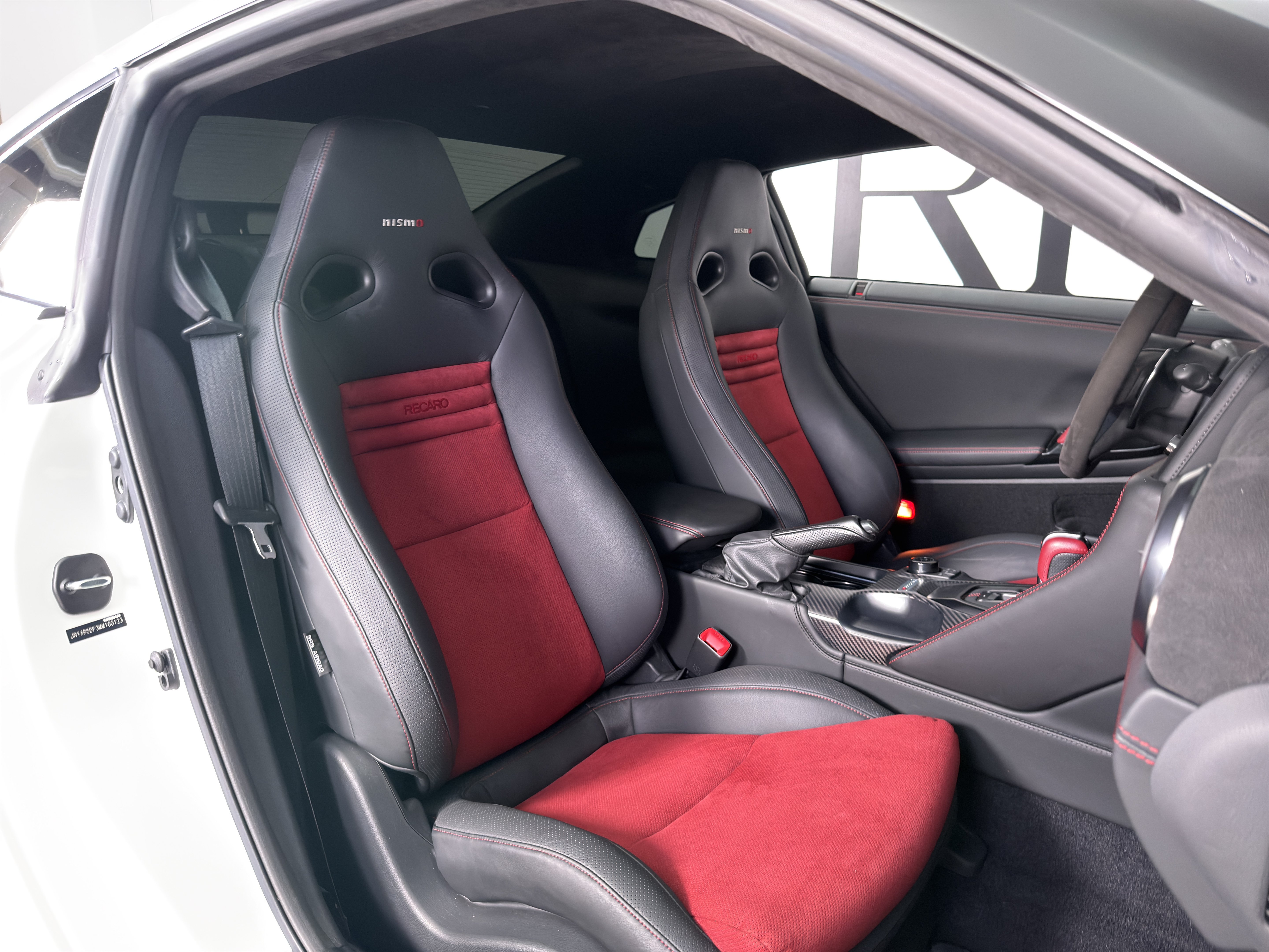 Used 2021 Nissan GT-R NISMO AWD/4WD image 17